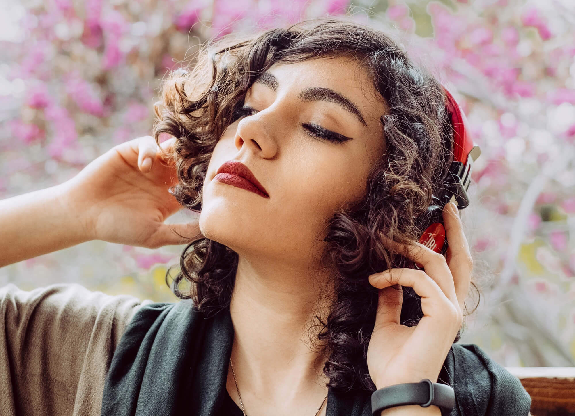 OligoFlora lança playlist sobre empoderamento feminino e amor próprio